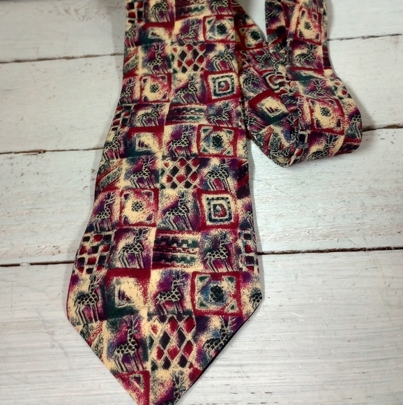 Metropolitan Museum of Art Other - Vintage Tie Metropolitan Museum of Art Tie 100% Silk Tie Abstract Pattern